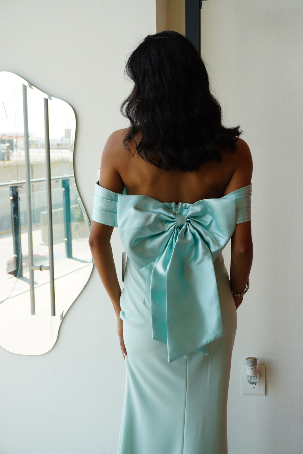 MINT OFF SHOULDERS