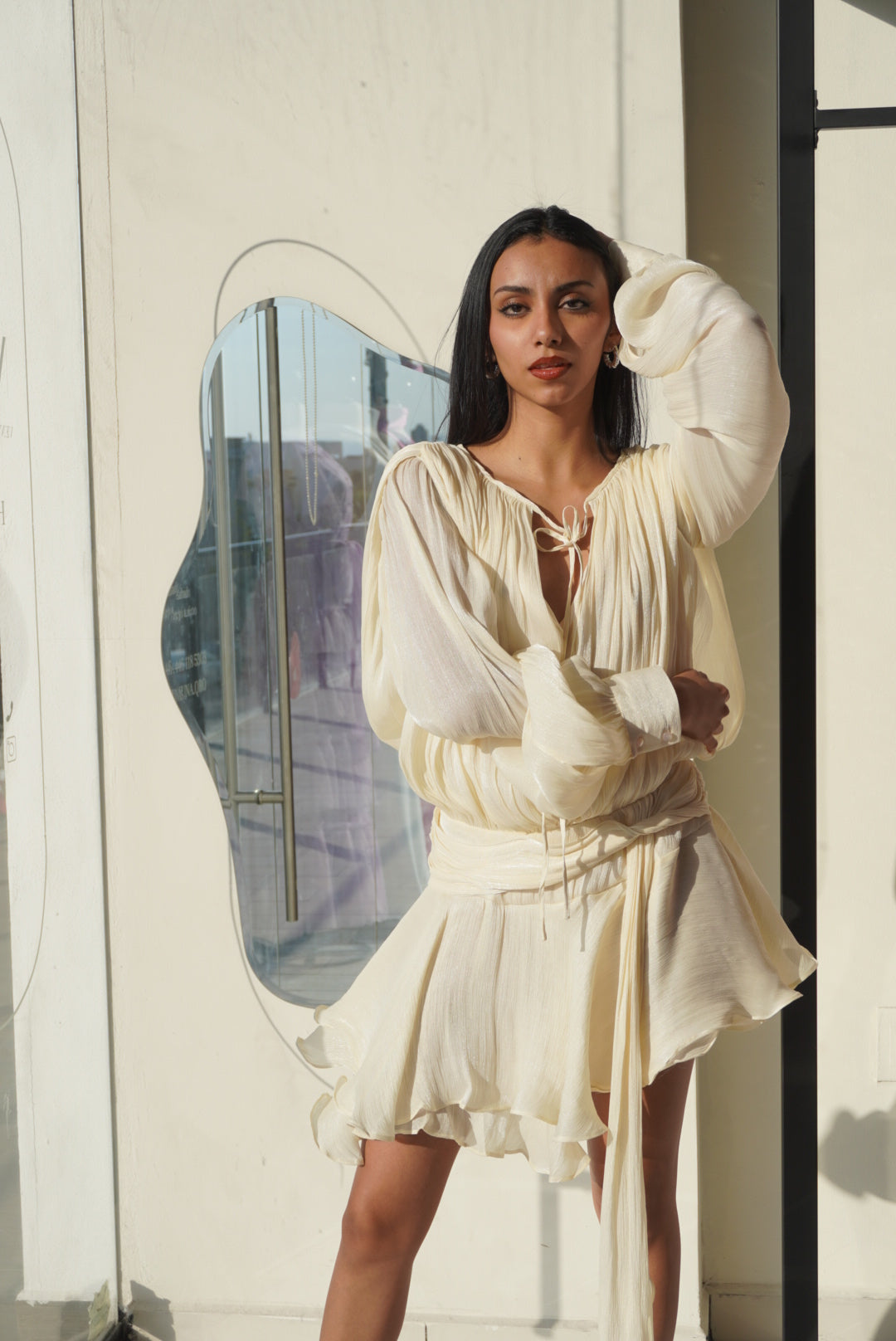 MINI VESTIDO CON MANGAS